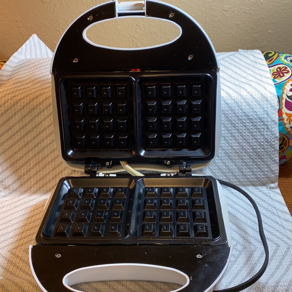 Chefmate Waffle Maker - Picture 2 of 3